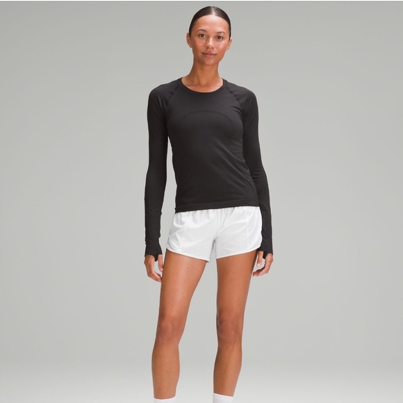 Lululemon Hotty Hot Low-Rise Lined Short 4" - Picture 3 of 9